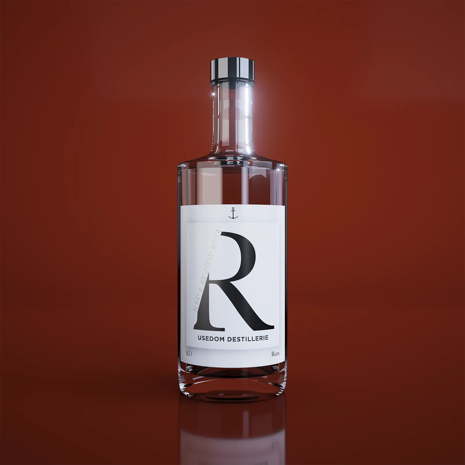 Gin-Flasche der Usedom Destillerie mit Glasdetails und pflanzlichen Elementen – Ansicht 2