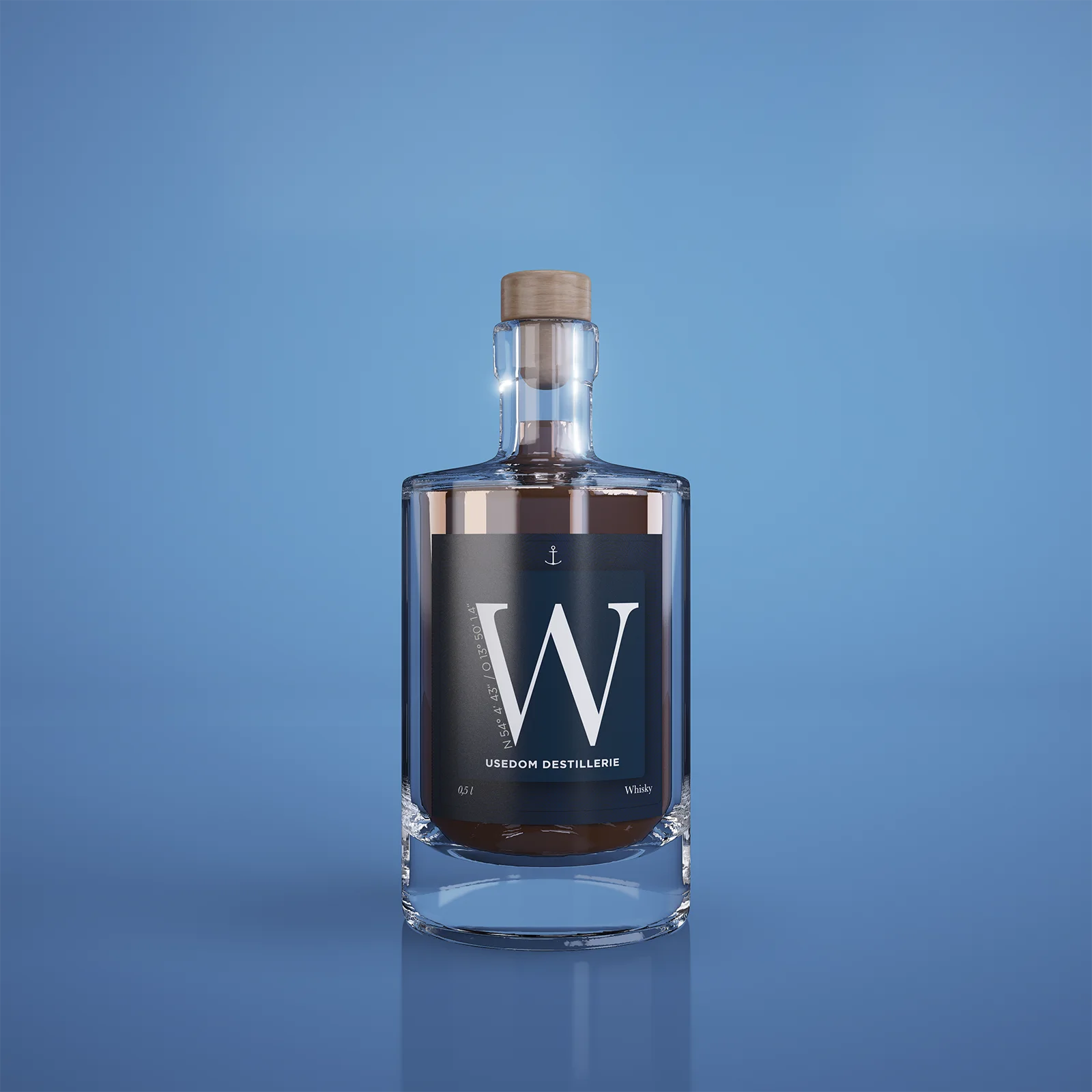 Gin-Flasche der Usedom Destillerie mit Glasdetails und pflanzlichen Elementen – Ansicht 13